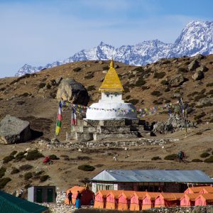 Strax utanför Dingboche. Foto: Conny Andersson