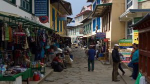 "Storgatan" i Lukla. Foto: Conny Andersson